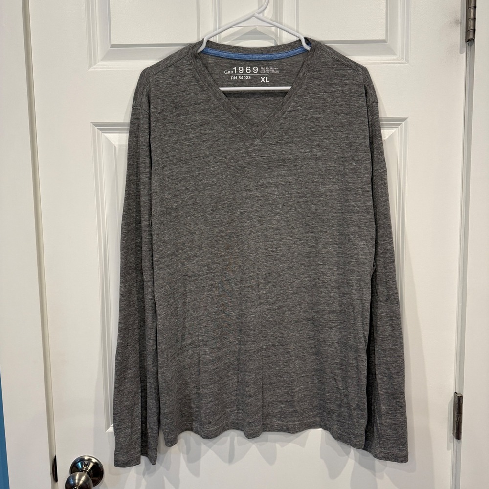 Gap 1969 Mens Size XL Long Sleeve V-Neck T-Shirt Heathered Charcoal Grey